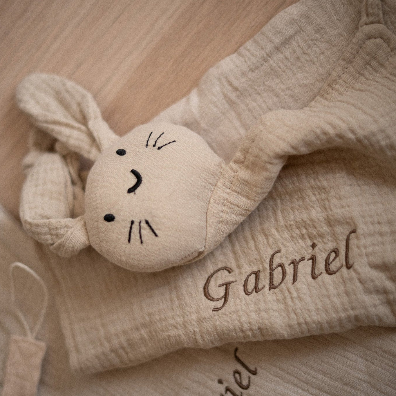 Doudou Lapin en gaze de coton à personnaliser