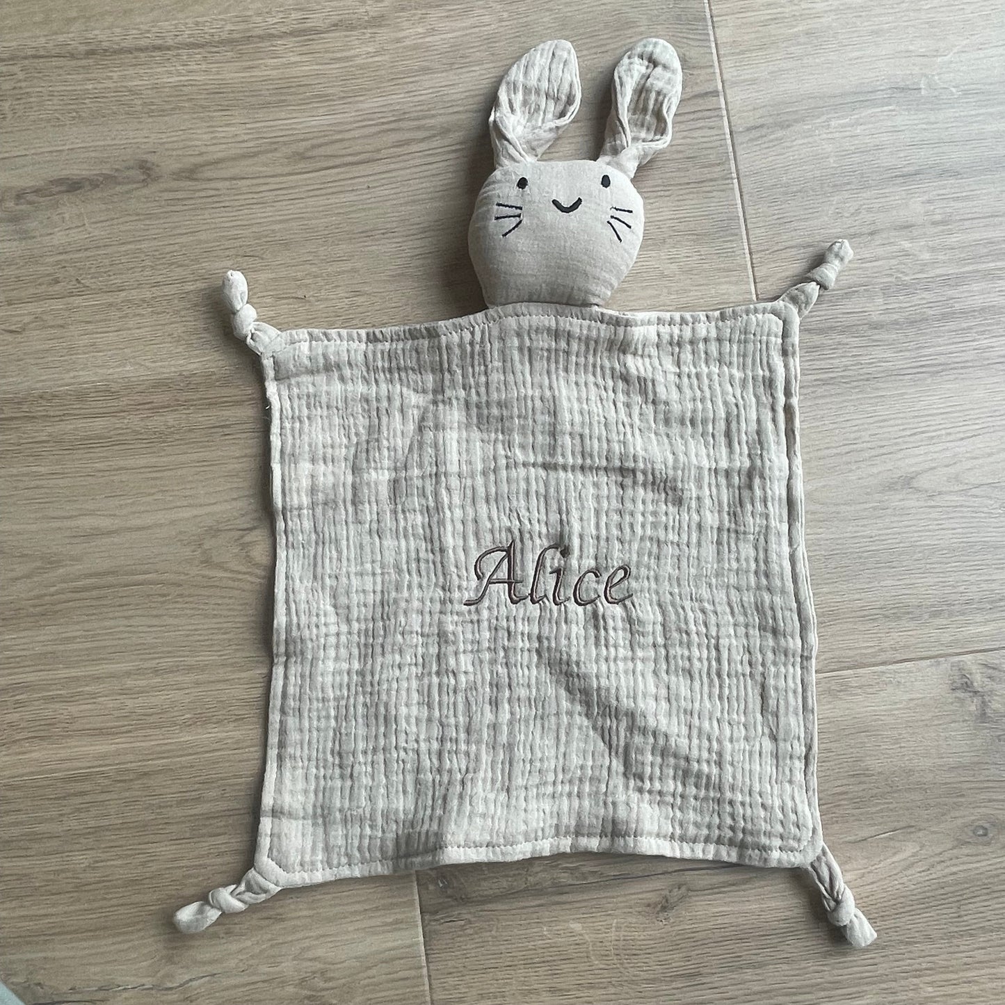 Doudou Lapin en mousseline à personnaliser